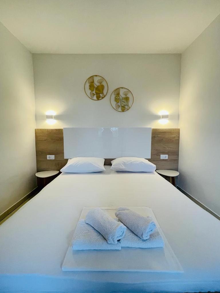 Apartments And Rooms Kod Mate Tribanj-Kruscica Kamer foto